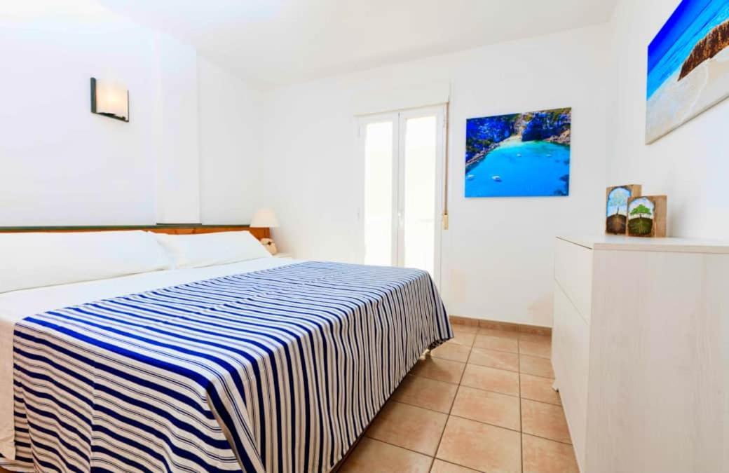 Apartamento Sa Varadero 2D Vista Mare Laterale Apartment Es Pujols Exterior photo